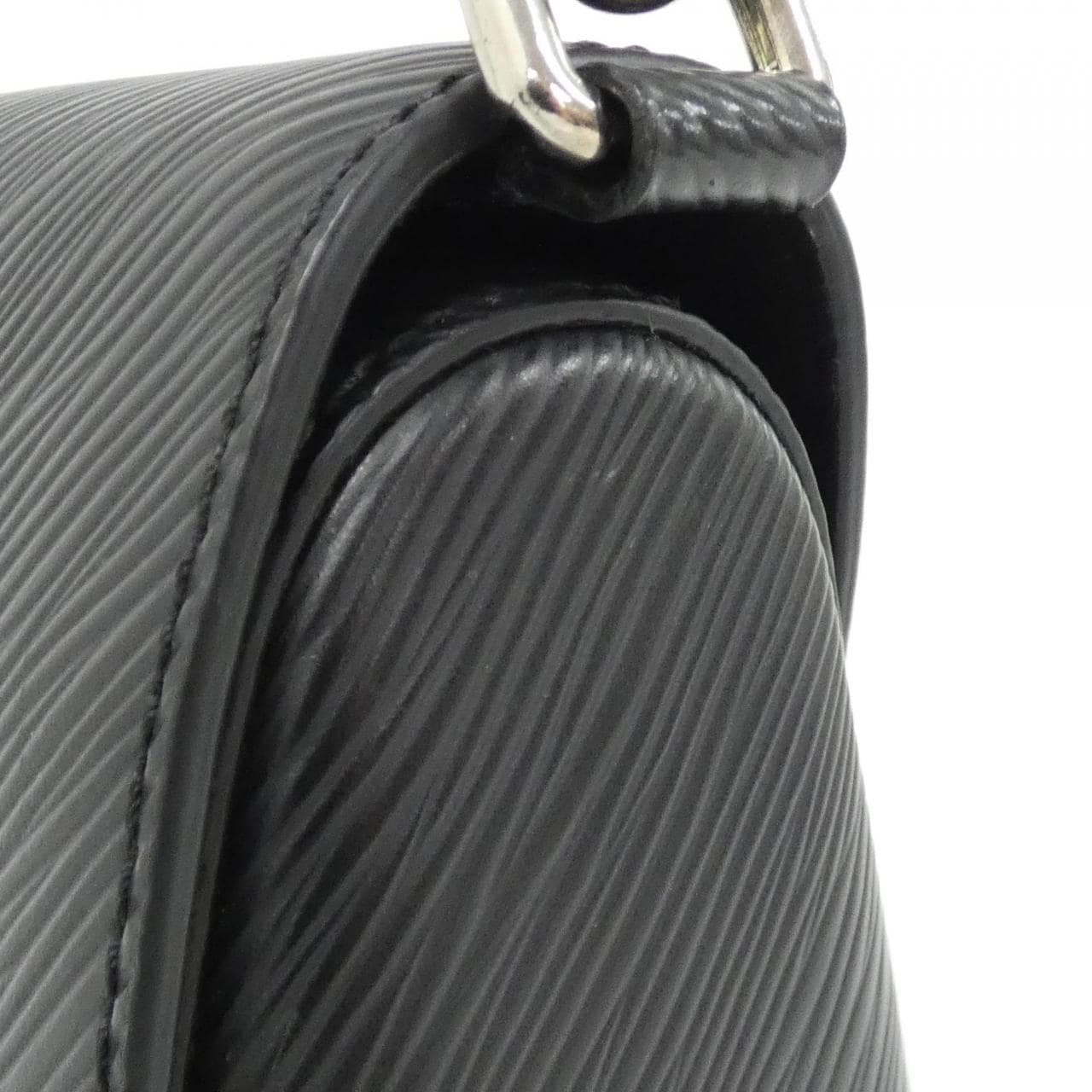 ルイヴィトン エピ ツイスト PM M50332 ショルダーバッグ