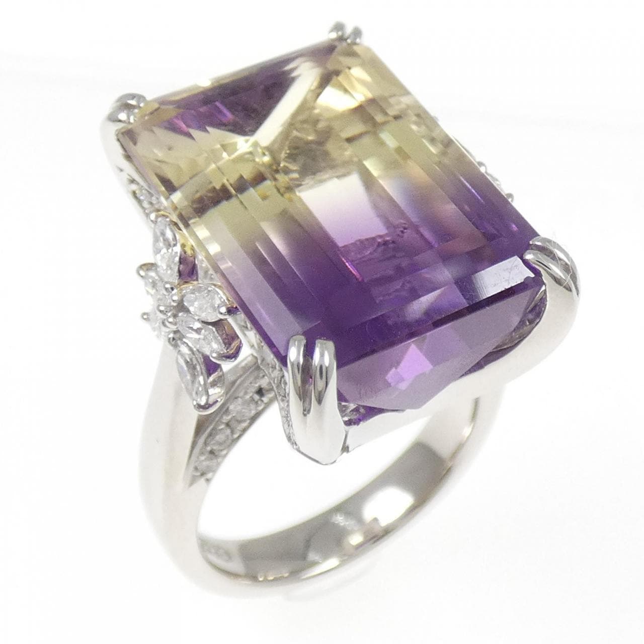 PT900 クオーツ リング 16.94CT