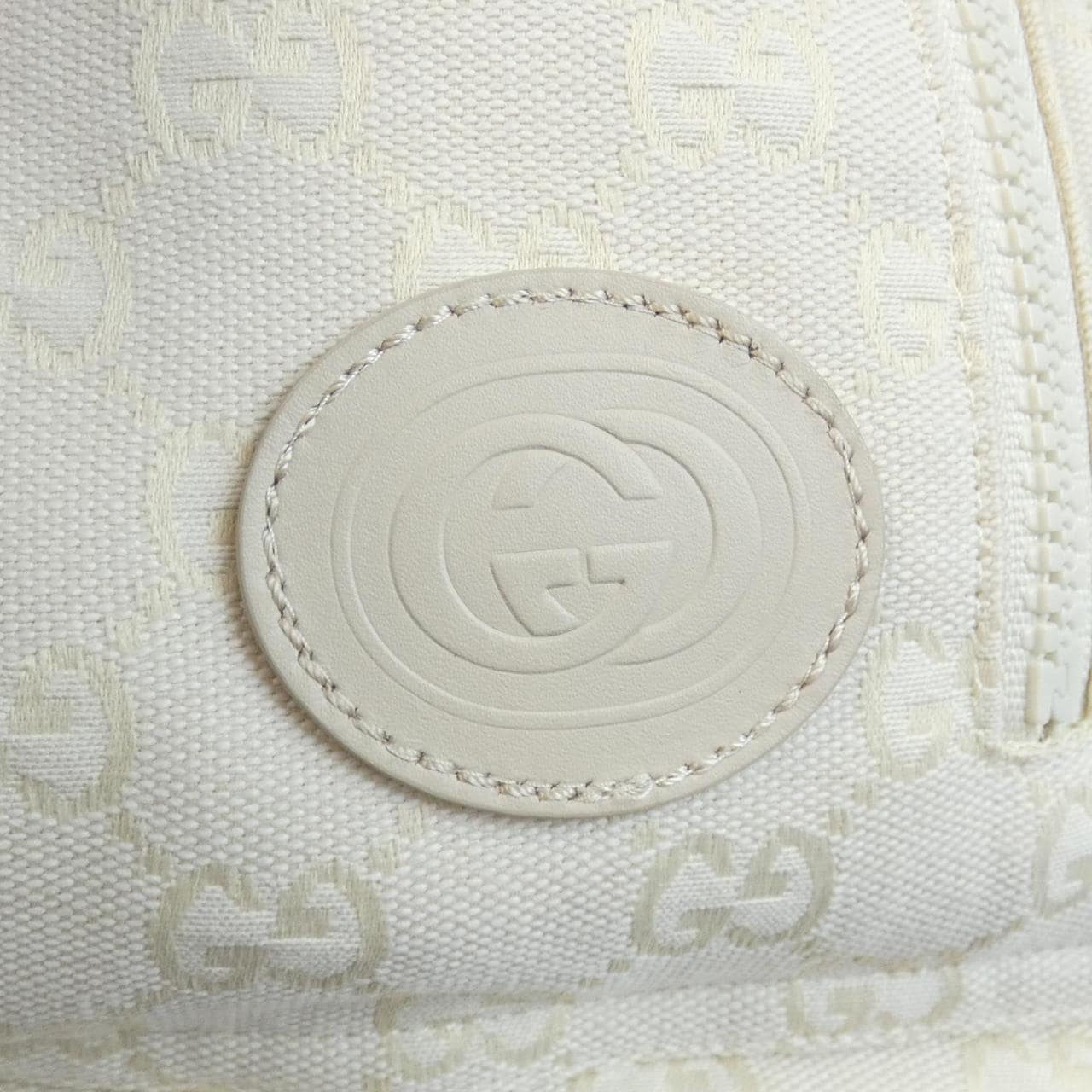 グッチ GUCCI 717558 Z9AAR ダウンジャケット
