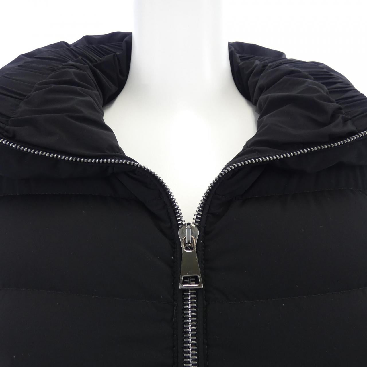 モンクレール MONCLER NEVA ダウンジャケット