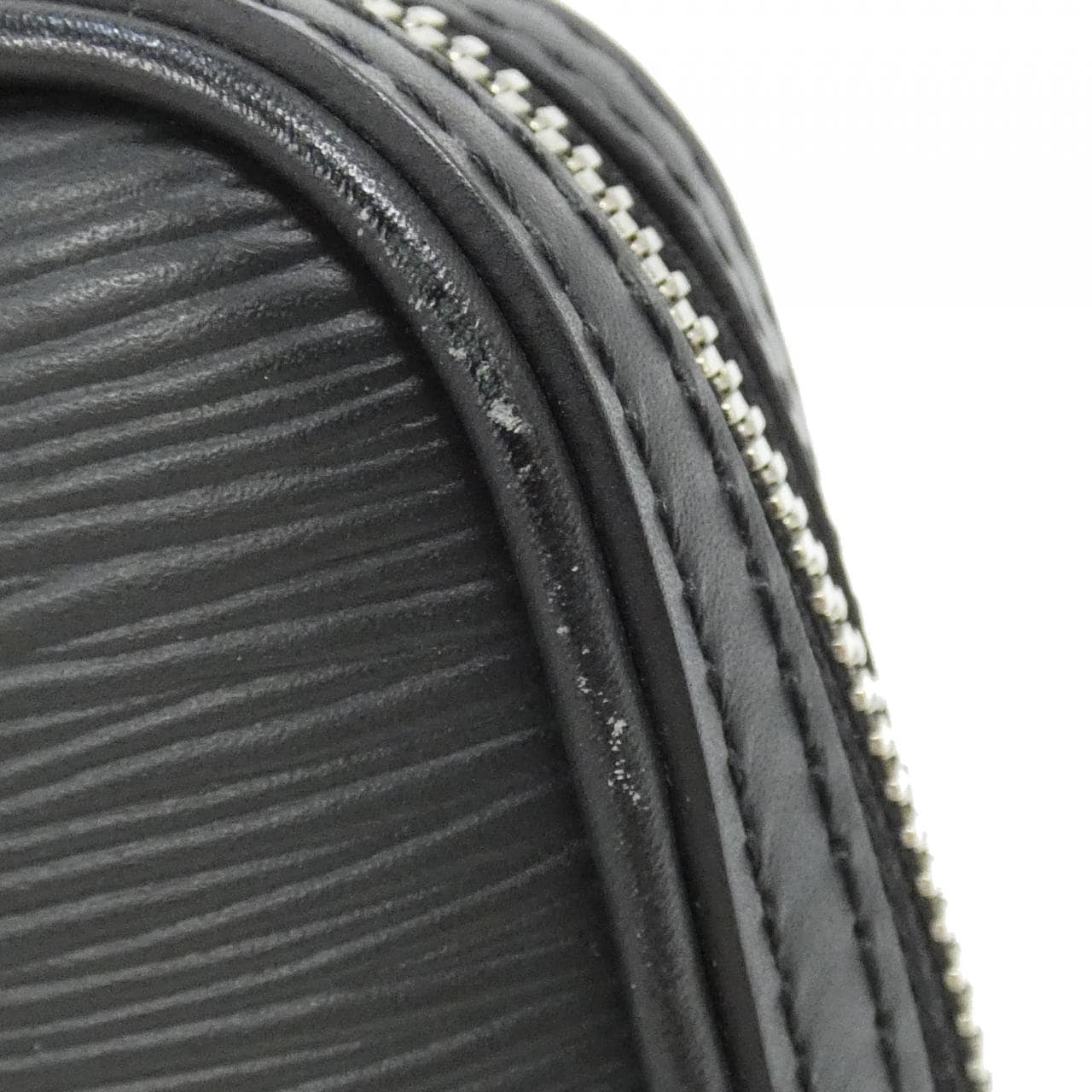 ルイヴィトン エピ(LVサークル) ダヌーブ PM M55120 ショルダーバッグ