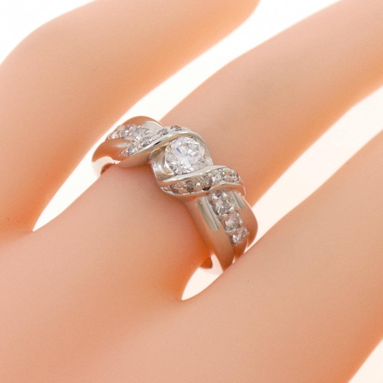 PT900 Diamond Ring 0.289CT