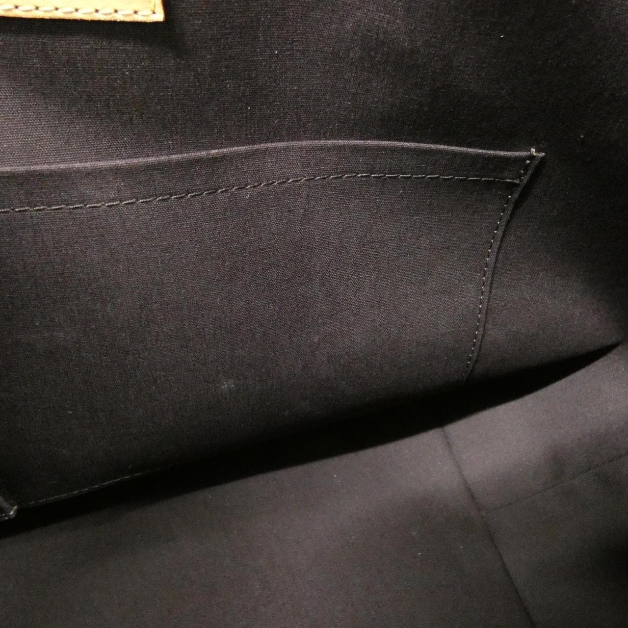 ルイヴィトン ヴェルニ ベルヴュー GM M93589 ショルダーバッグ