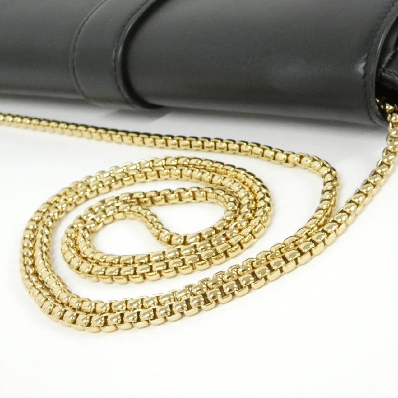 サルヴァトーレフェラガモ 21 8340 ショルダーバッグ