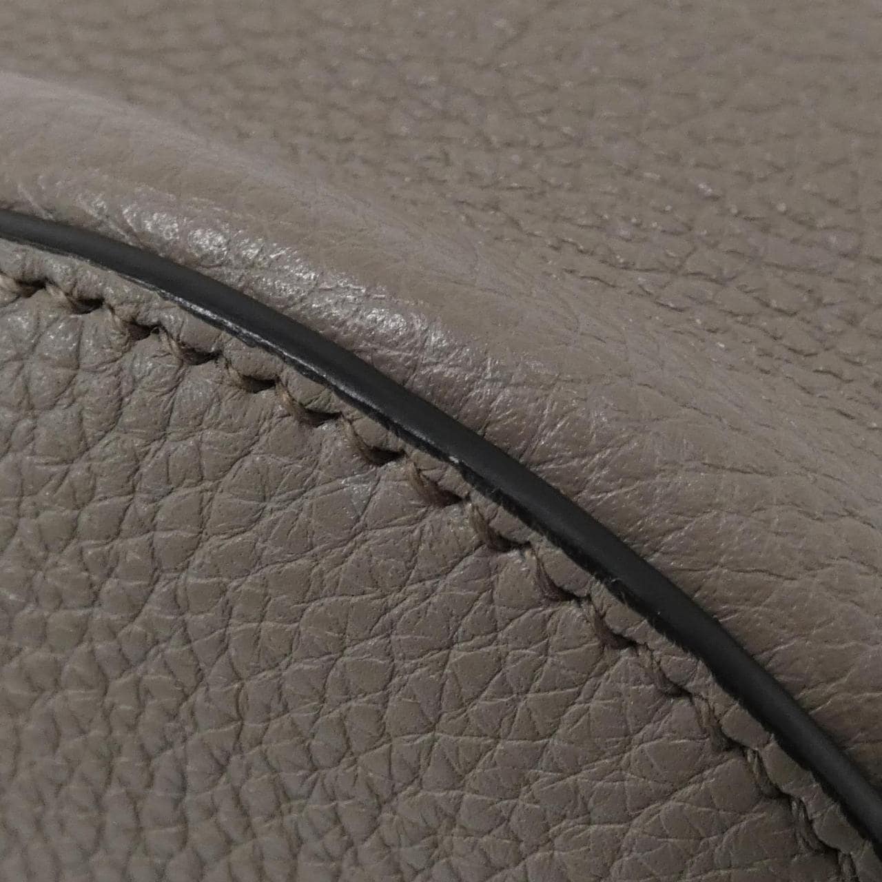 Prada1BE057肩背包