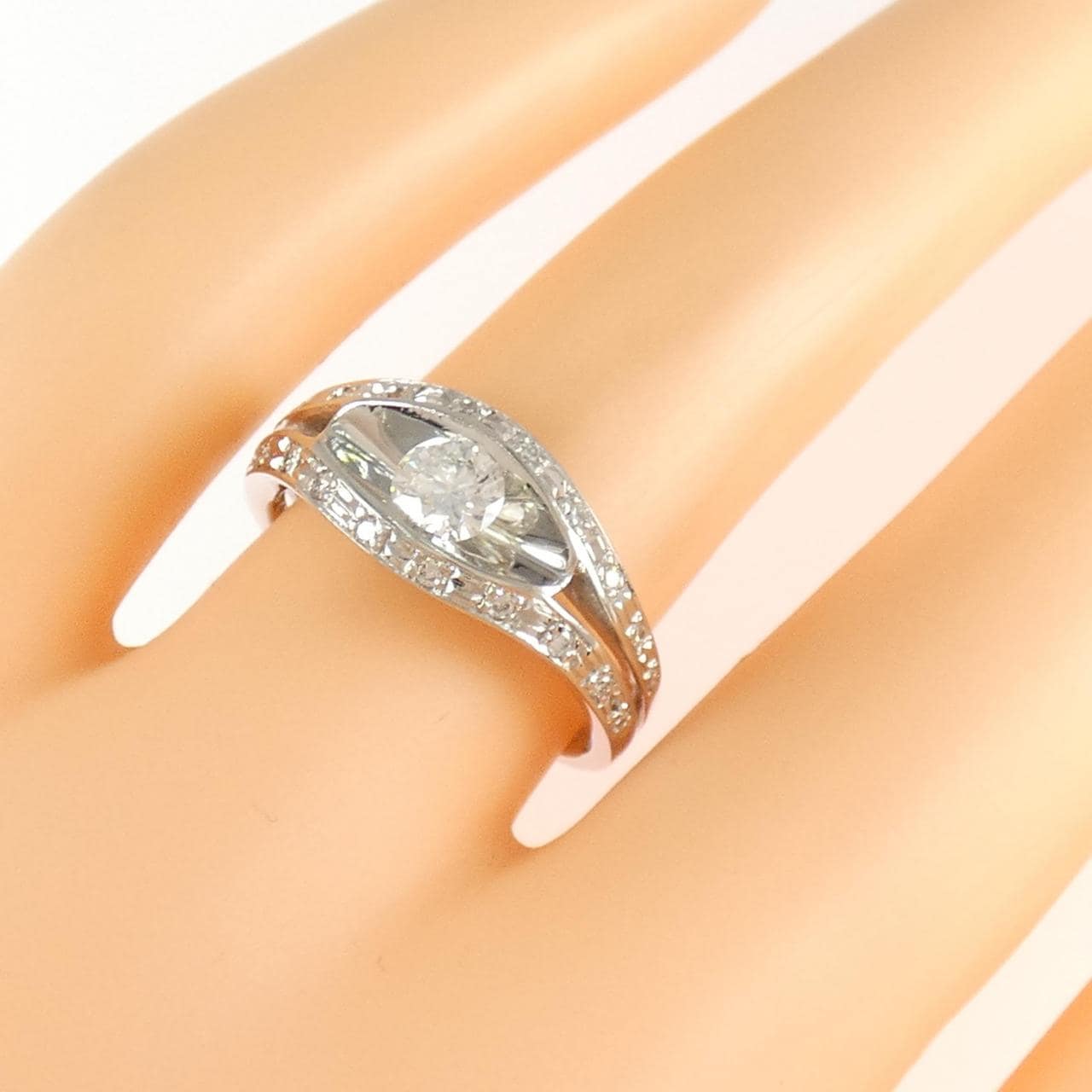 PT900 ダイヤモンド リング 0.305CT