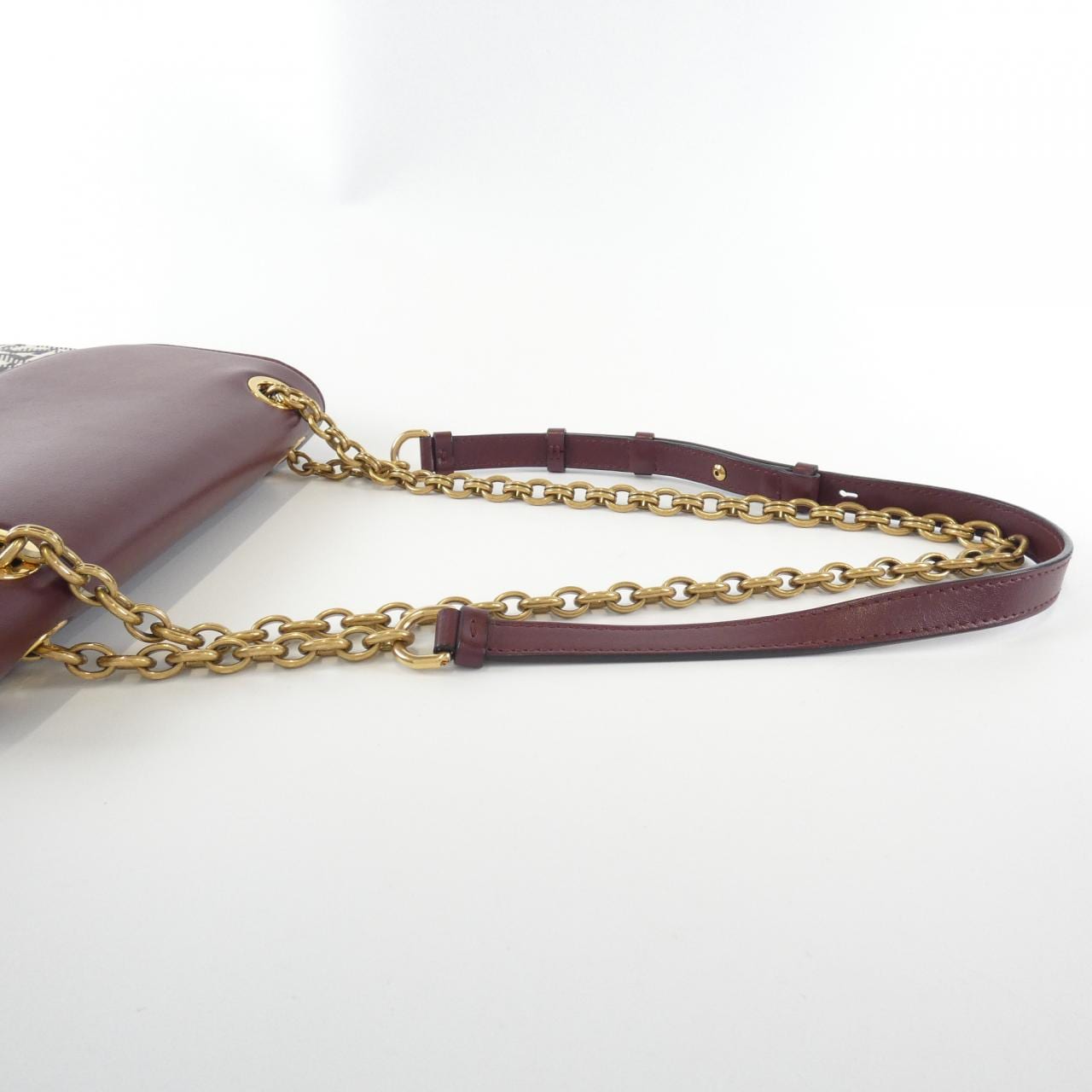 サルヴァトーレフェラガモ 21 I386 ショルダーバッグ