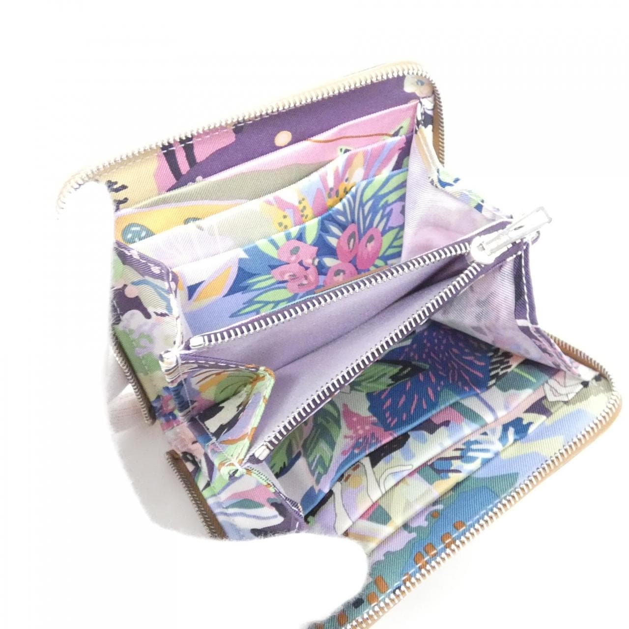 【未使用品】エルメス EN LIBERTE シルク イン コンパクト 084266CK 財布