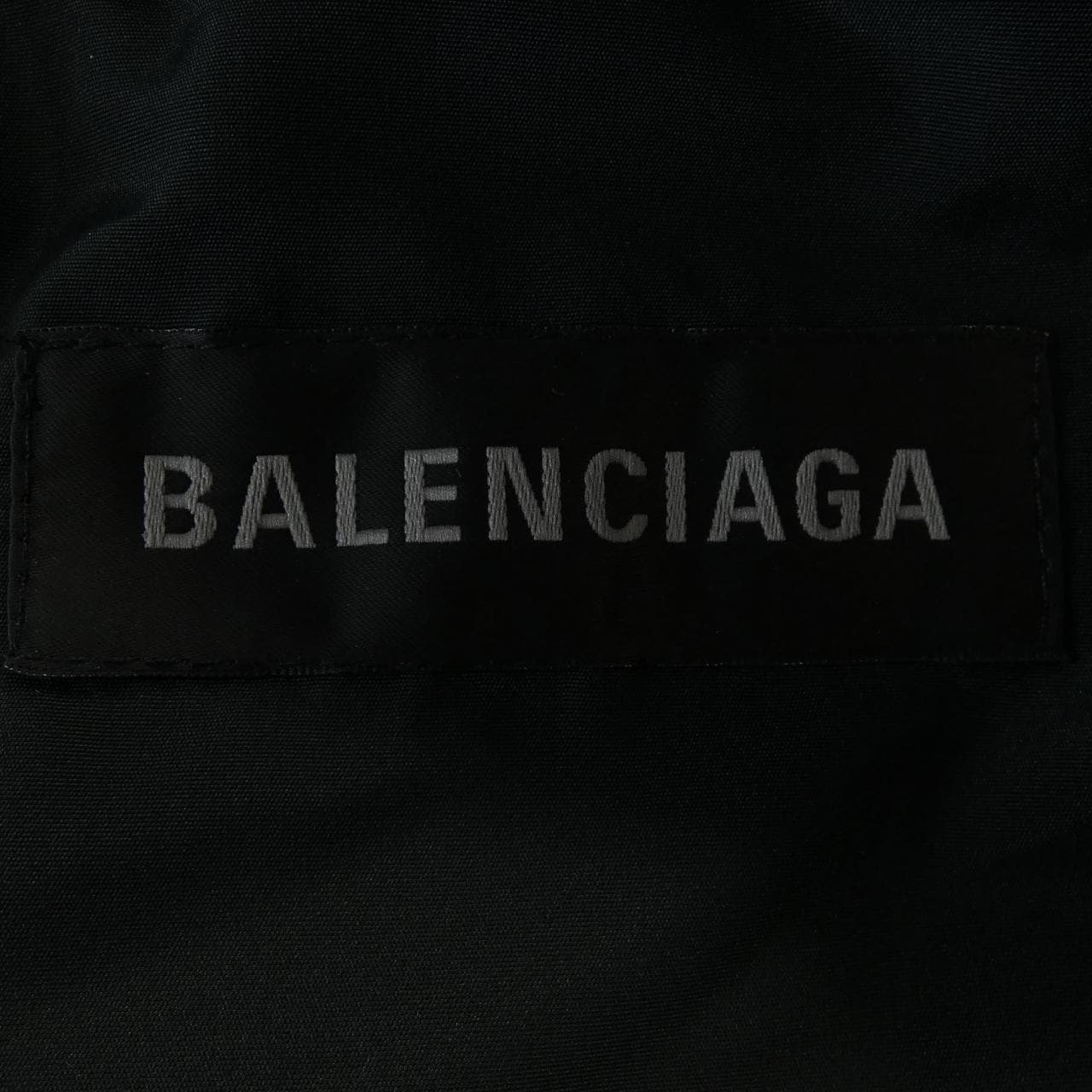 バレンシアガ BALENCIAGA 762769 TYD36 ベスト