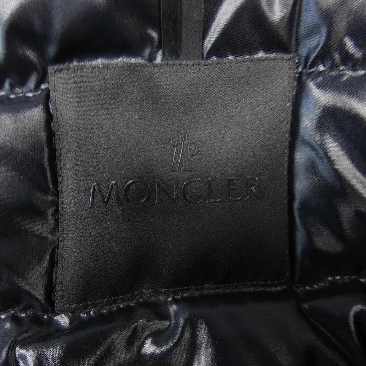 モンクレール MONCLER ダウンジャケット