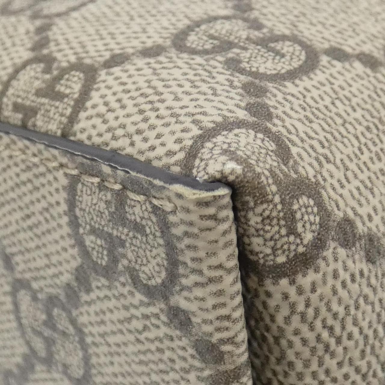 グッチ GG EMBLEM 815214 FAD6L バッグ