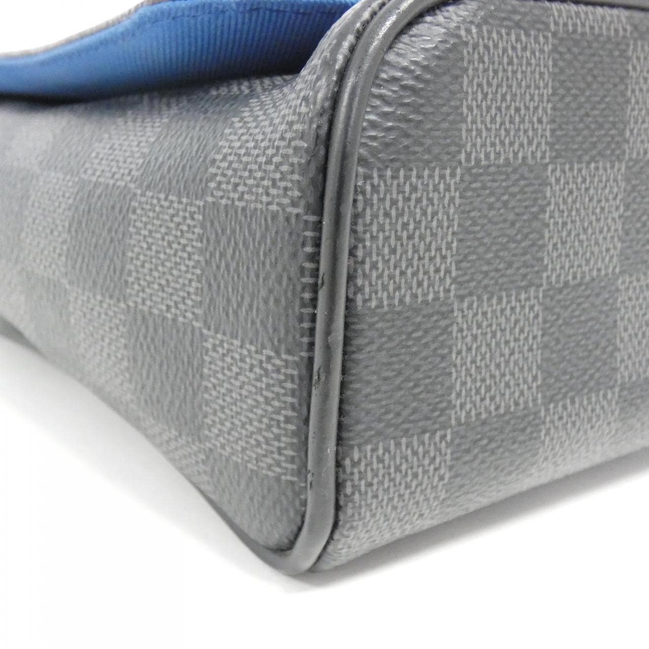 LOUIS VUITTON Damier Graphite District N42420 單肩包