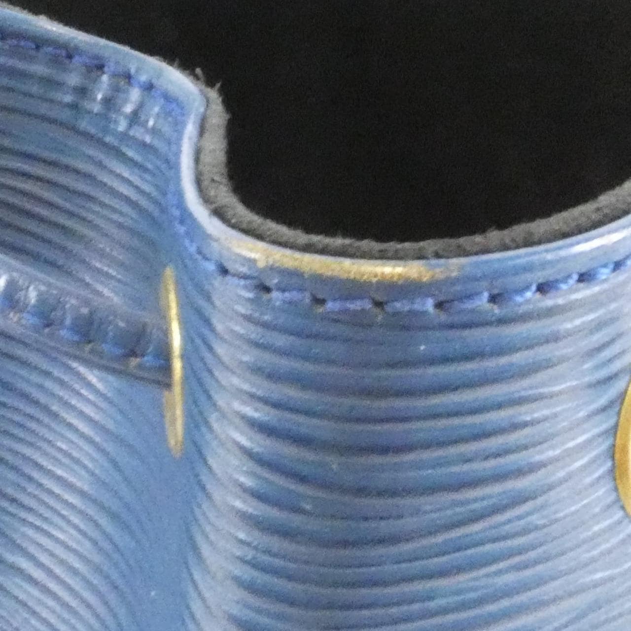 ルイヴィトン エピ プチ ノエ M44105 ショルダーバッグ