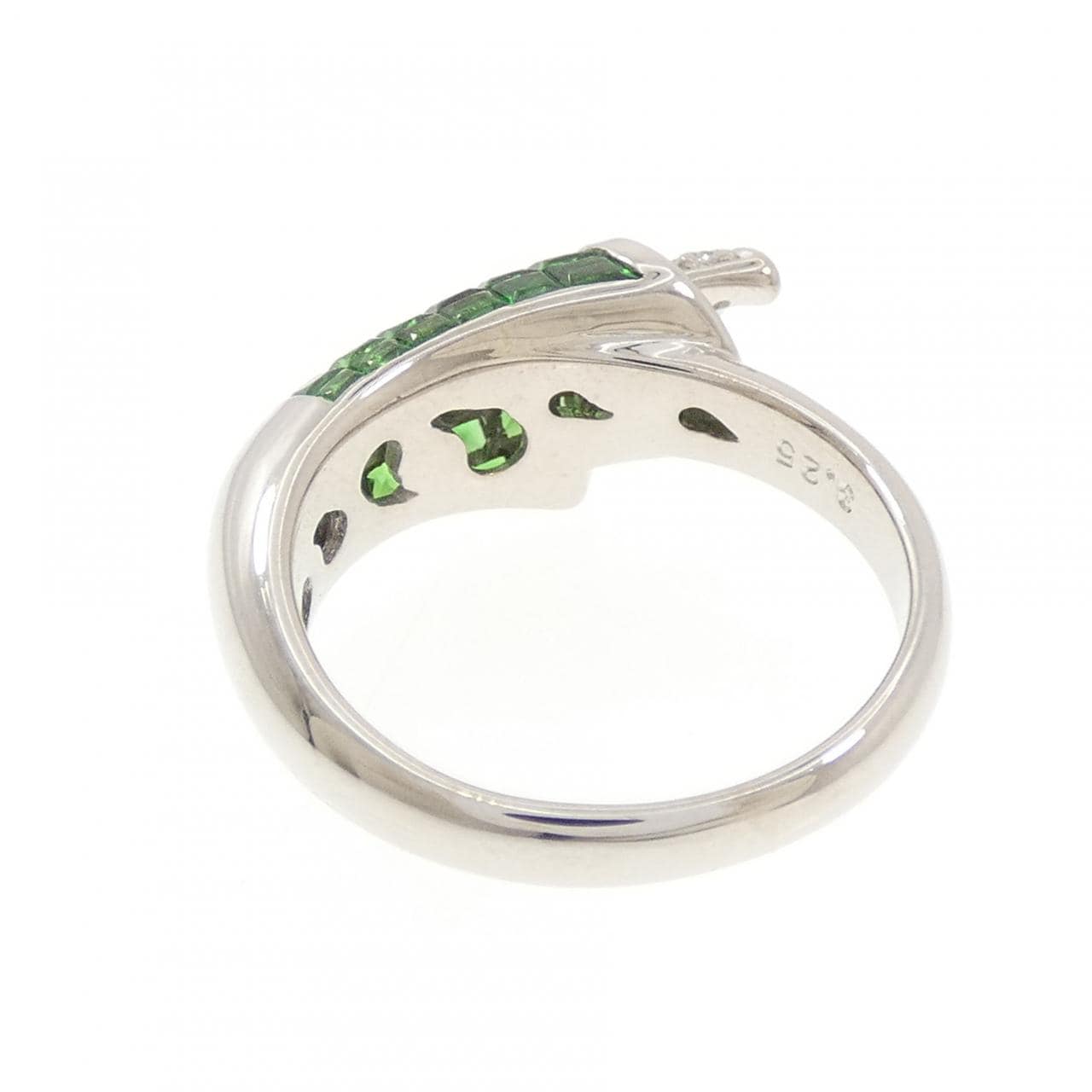 K18WG グリーンガーネット リング 3.25CT