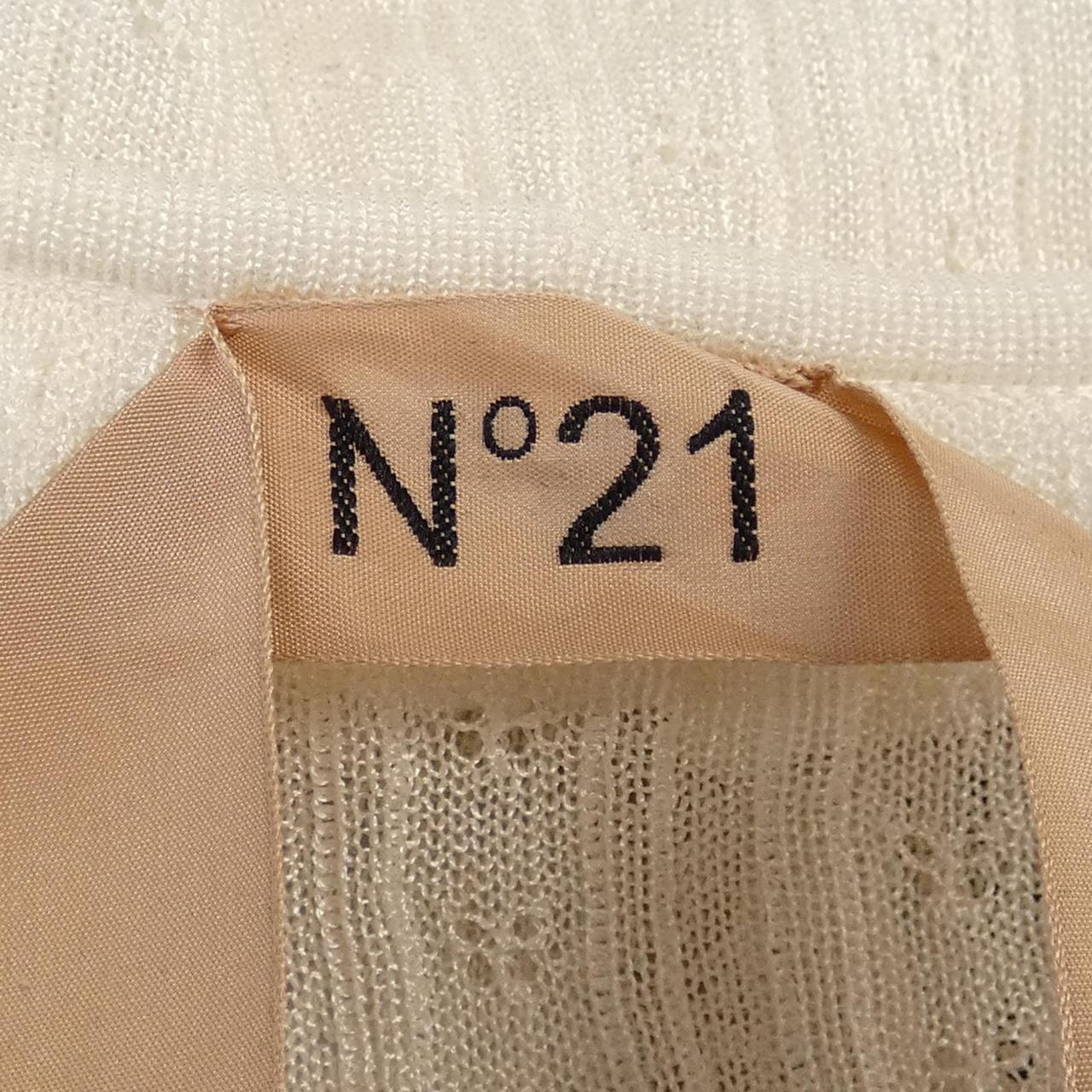 ヌメロヴェントゥーノ N°21 トップス