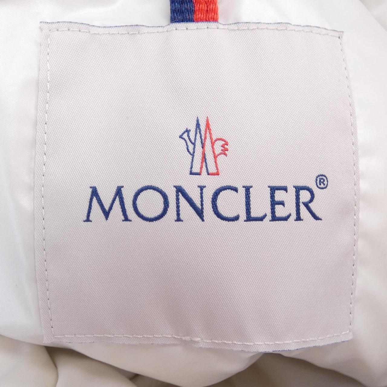 モンクレール MONCLER ダウンジャケット