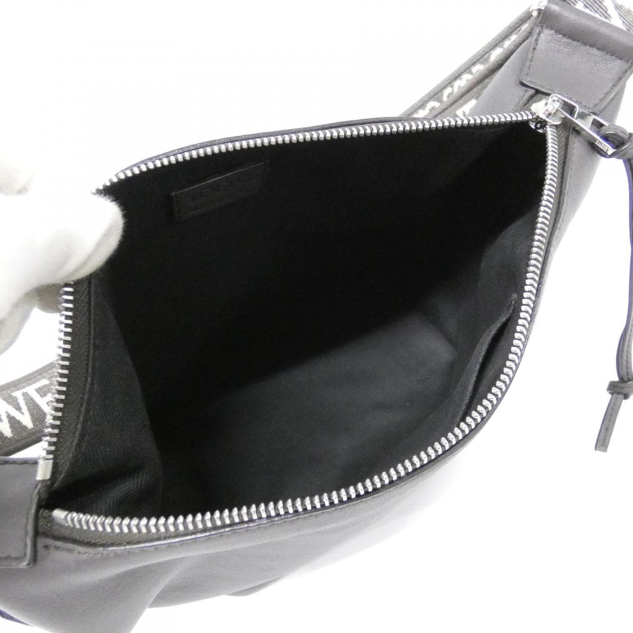 ロエベ キュービィ クロスボディ スモール B906Q63X01 ショルダーバッグ