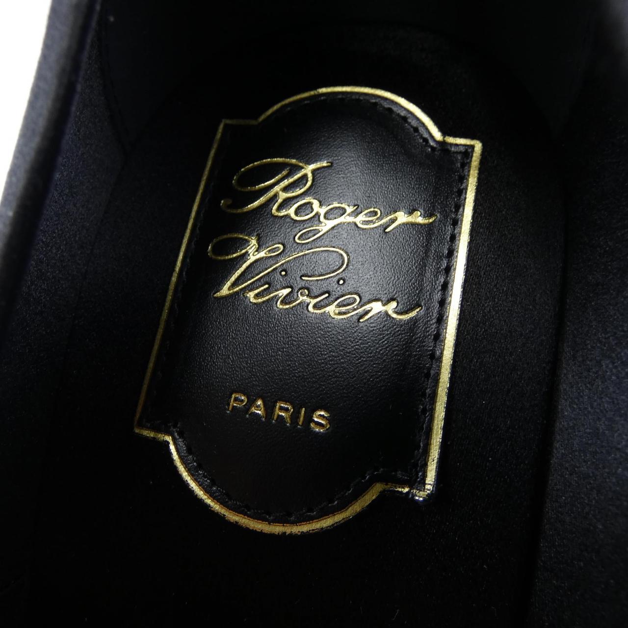 ロジェヴィヴィエ ROGER VIVIER パンプス