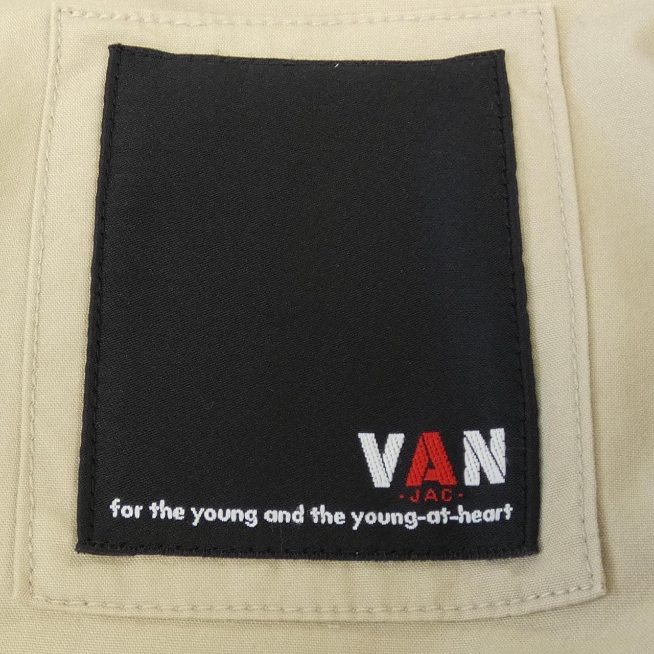 VAN ブルゾン
