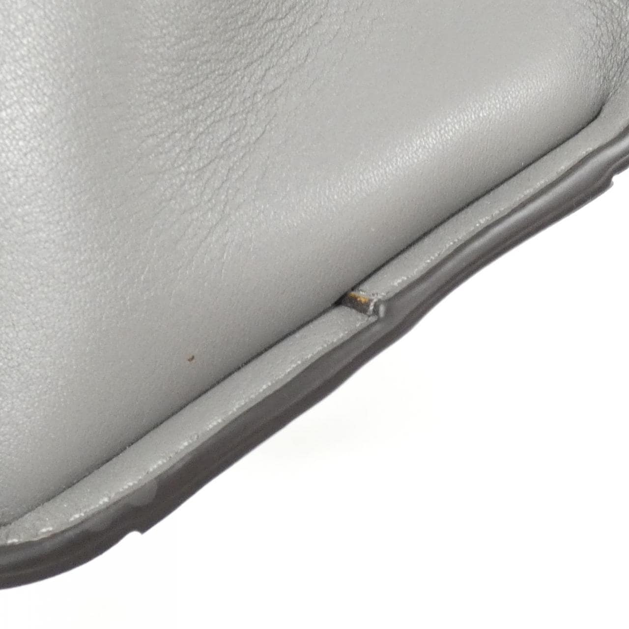 フェンディ ピーカブー アイコニック ミディアム 8BN290 ACO9 バッグ