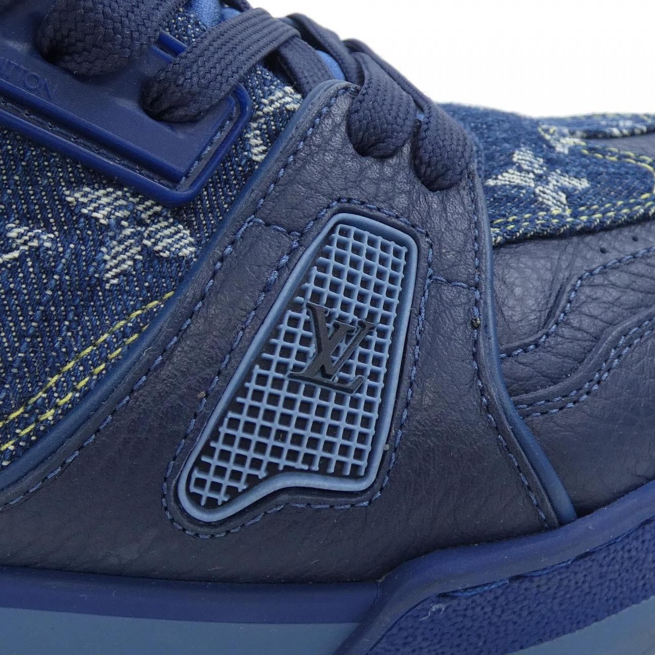 ルイヴィトン LOUIS VUITTON LVトレイナーライン NIGO スニーカー