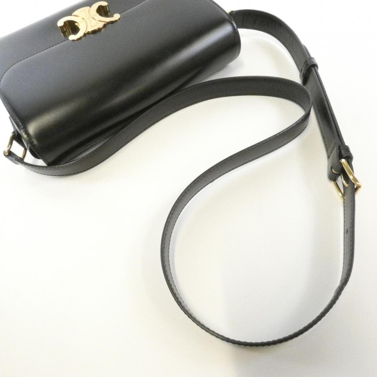 セリーヌ クラシック トリオンフ 187363BF4 ショルダーバッグ