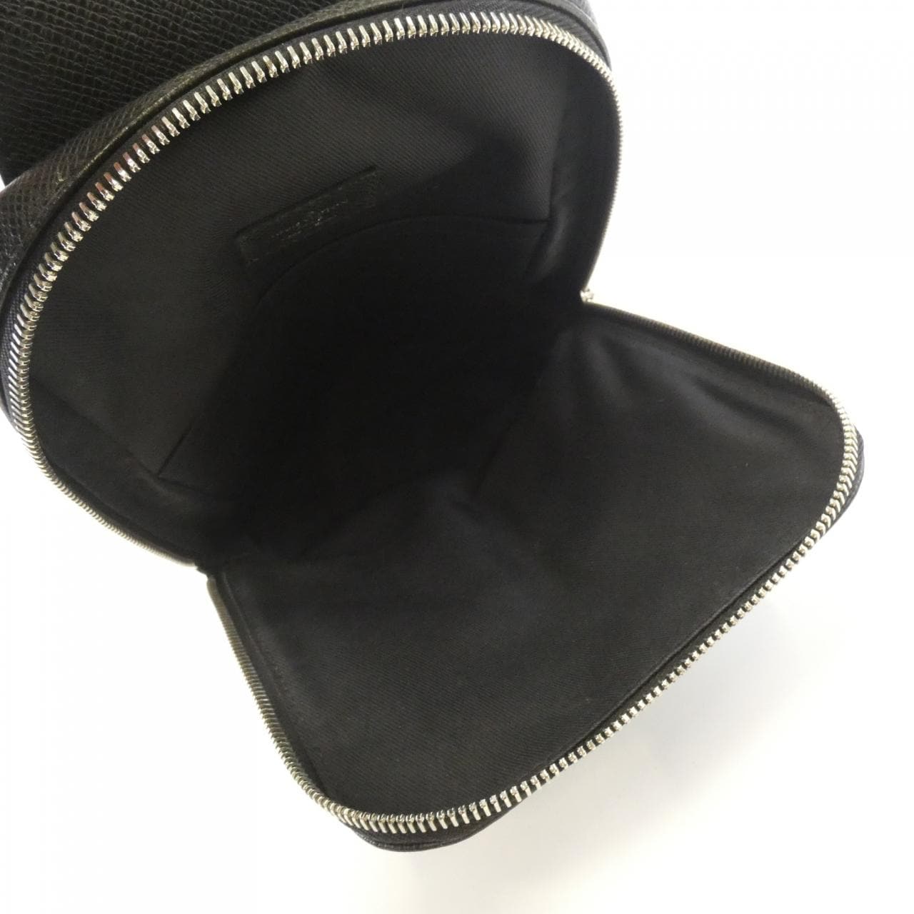 ルイヴィトン タイガ アヴェニュー スリングバッグ M30443 ショルダーバッグ