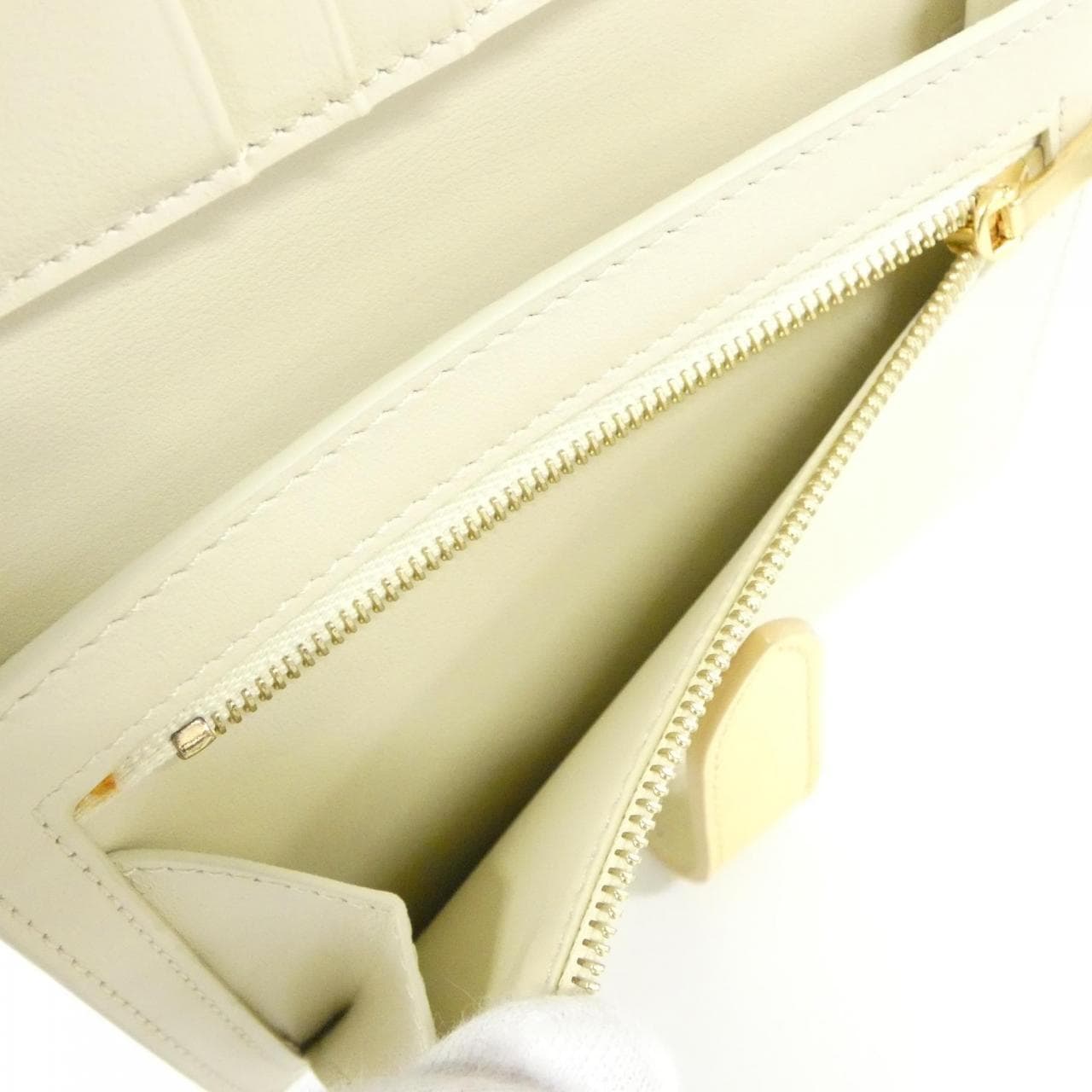 セリーヌ ミディアム ストラップ 10B643BRU 財布