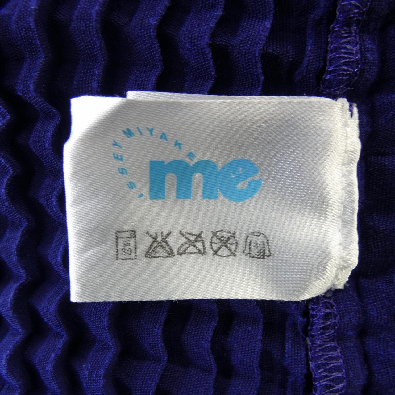 ミーイッセイミヤケ me ISSEY MIYAKE MI23FJ601 トップス