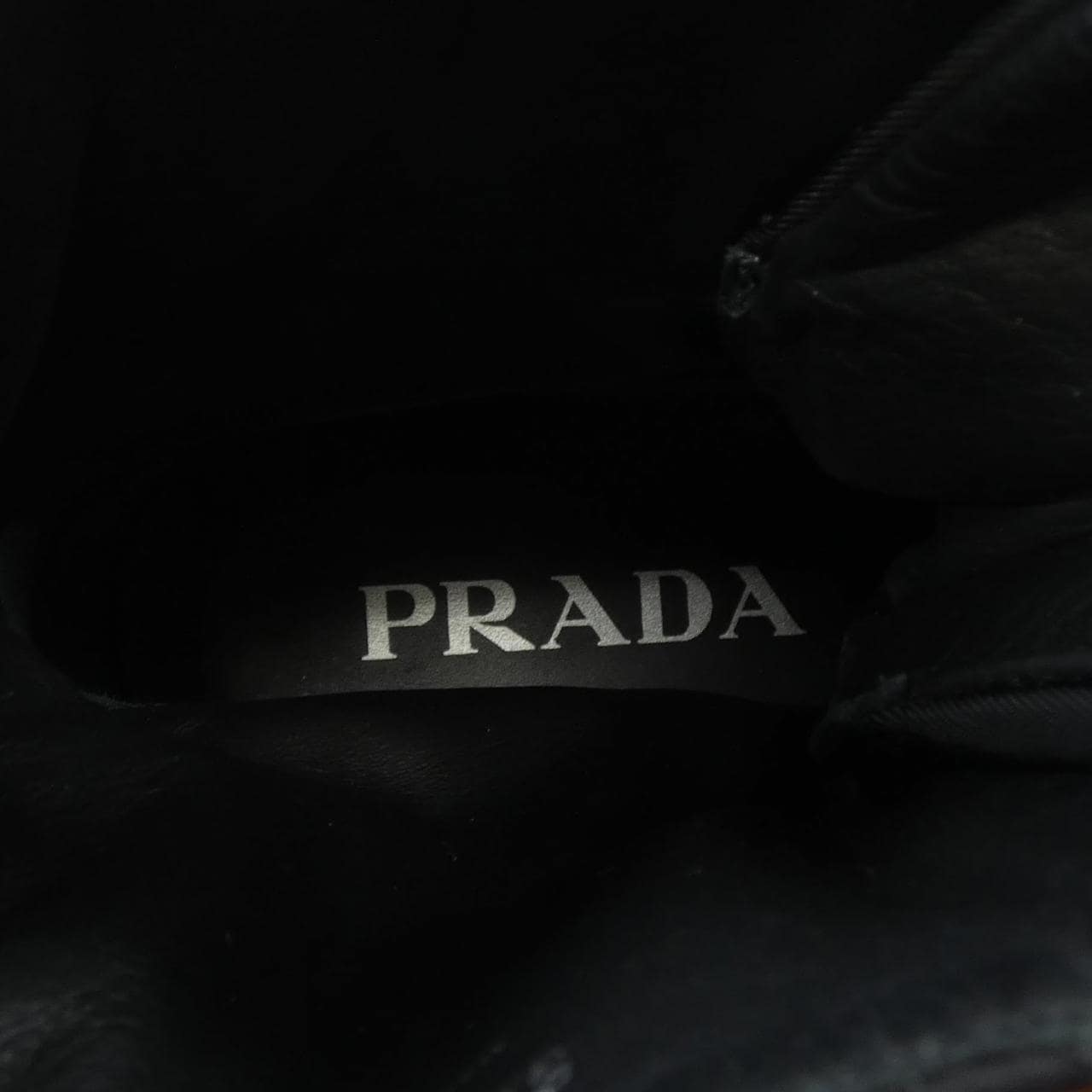 プラダ PRADA モノリス トライアングルロゴ 1T549M ブーツ