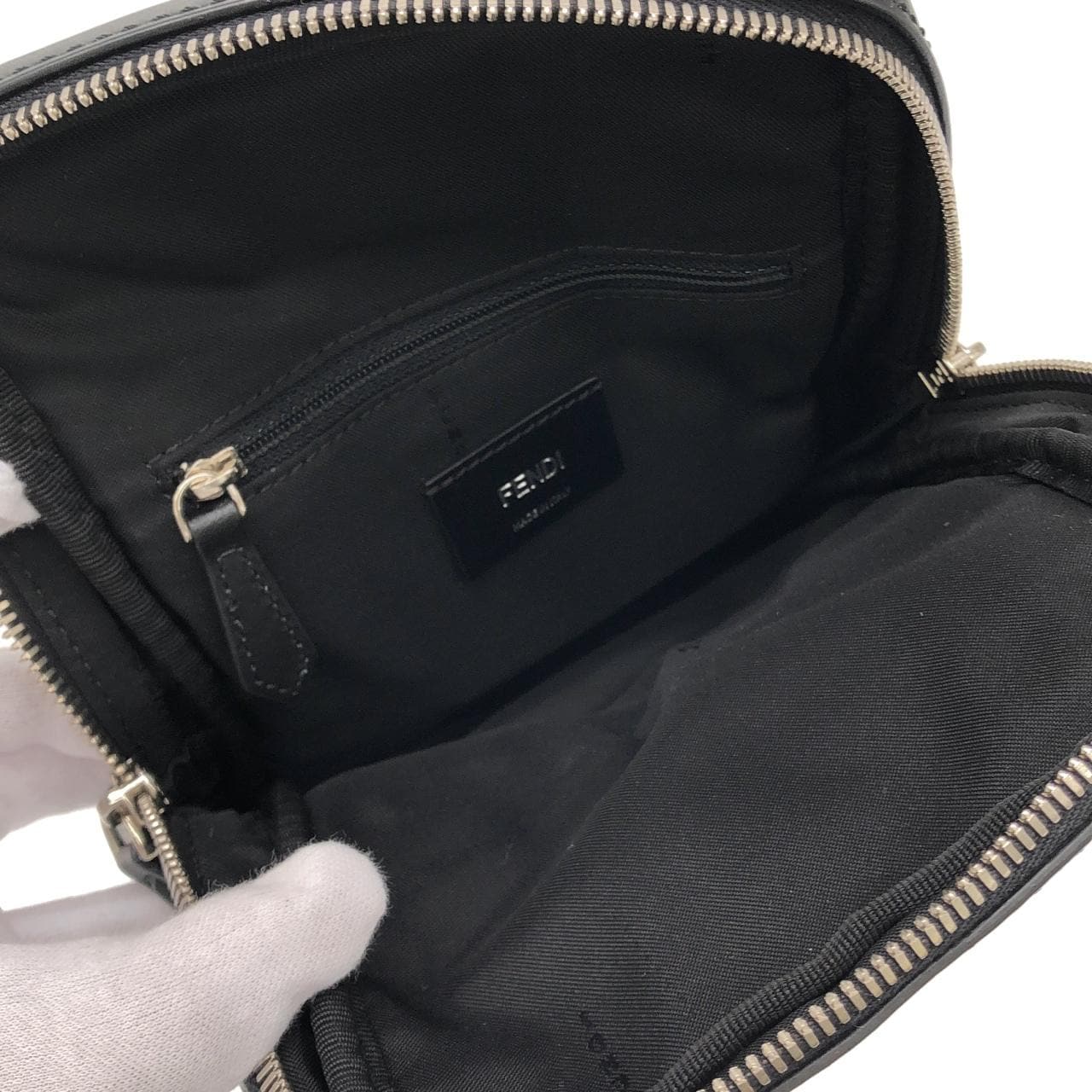 フェンディ BAG BUGS 7VZ033 A2FT ショルダーバッグ