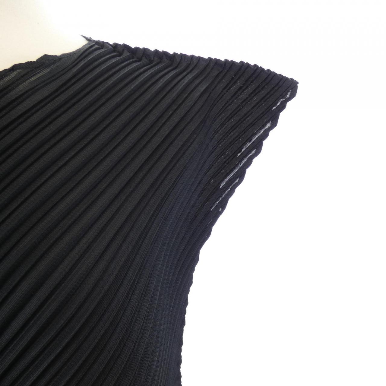 プリーツプリーズ PLEATS PLEASE トップス