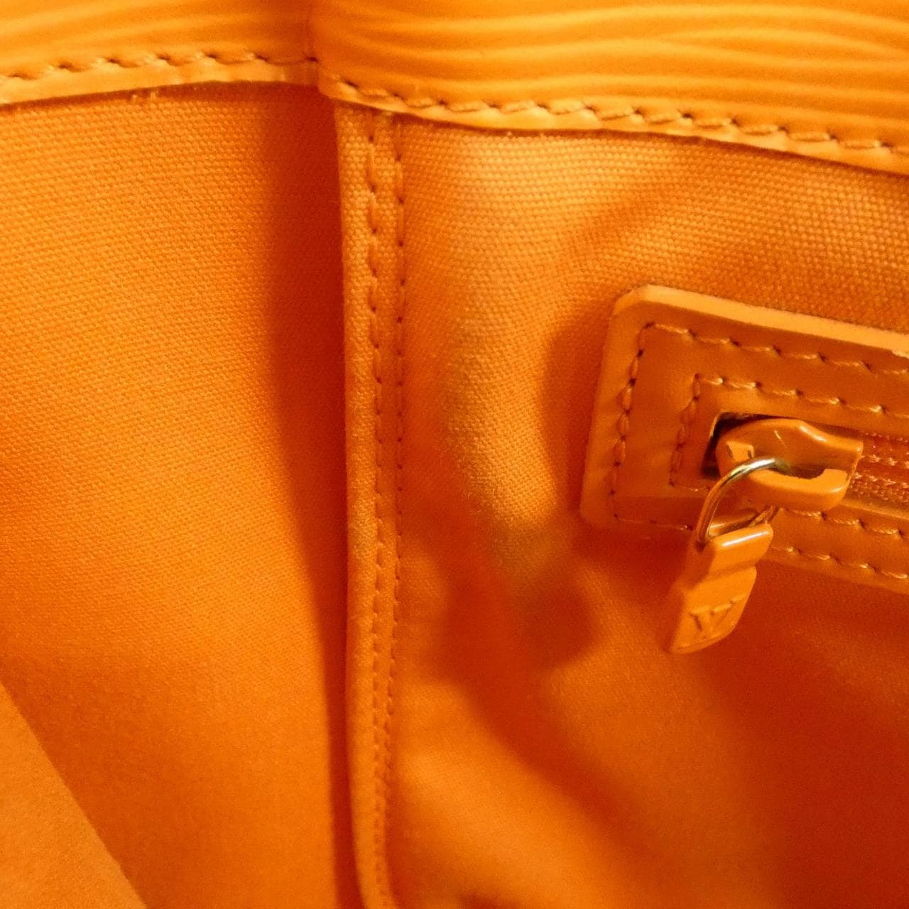 LOUIS VUITTON Epi Sac Plat M5924H Bag