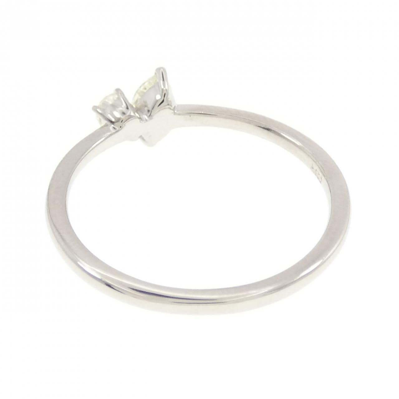 【新品】PT900 ダイヤモンド リング 0.30CT