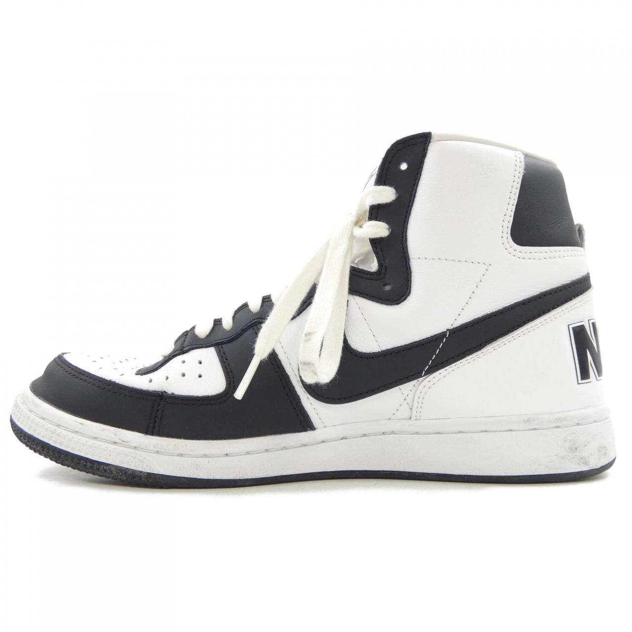 ナイキ NIKE スニーカー
