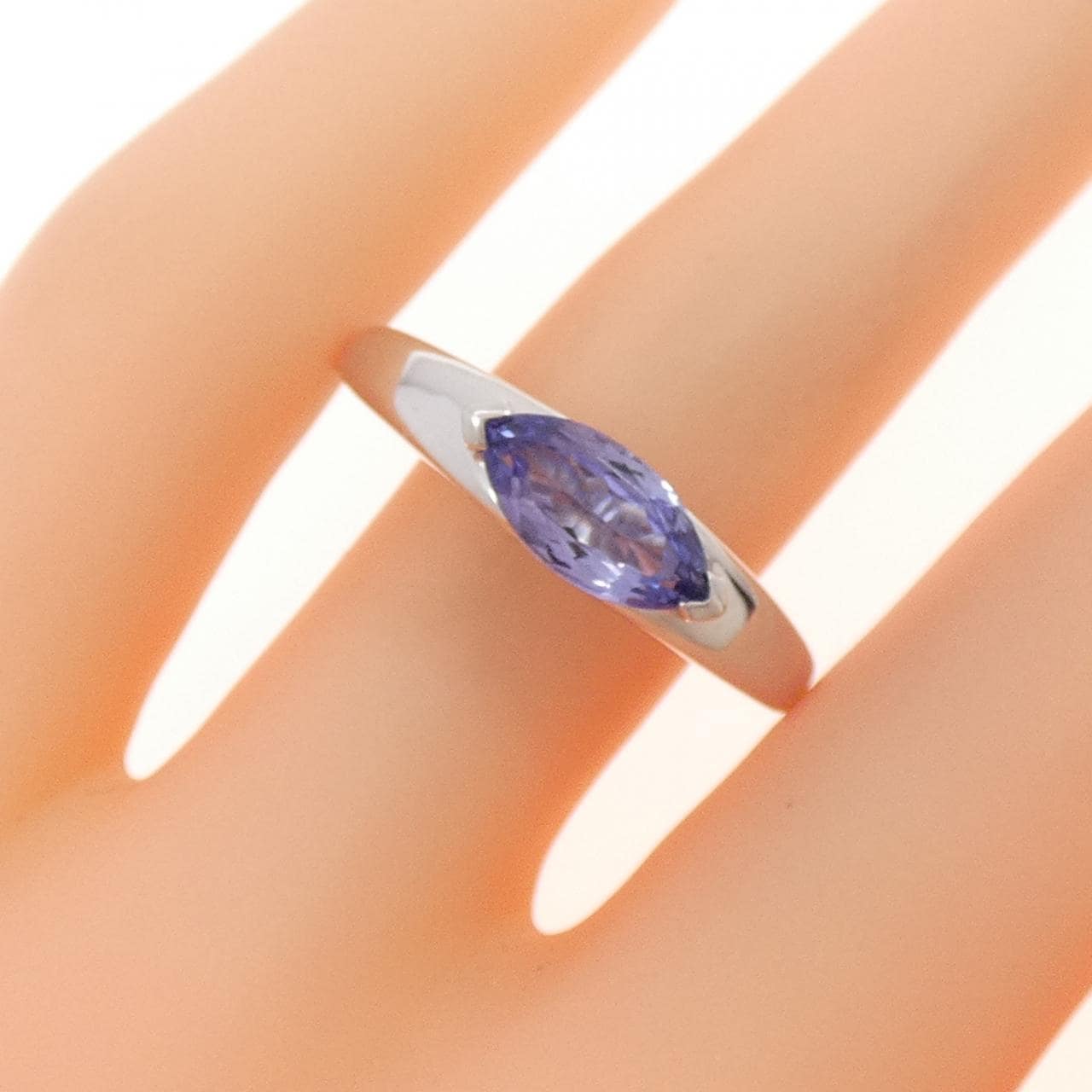 K18WG Tanzanite ring 1.00CT
