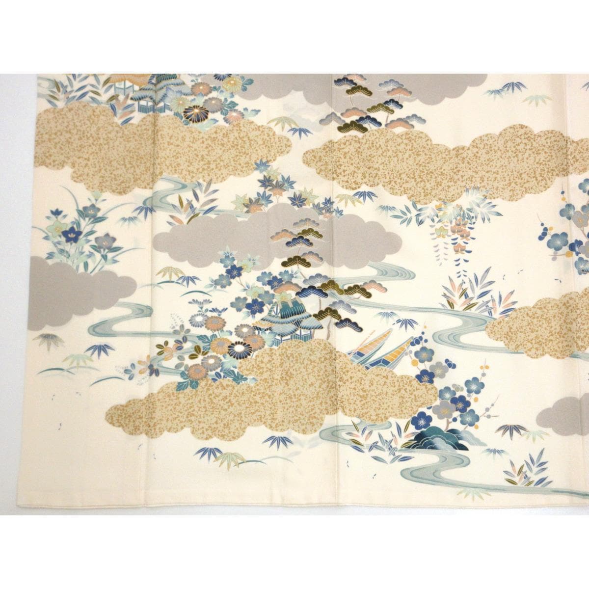 訪問着　友禅金彩加工　刺繍入り