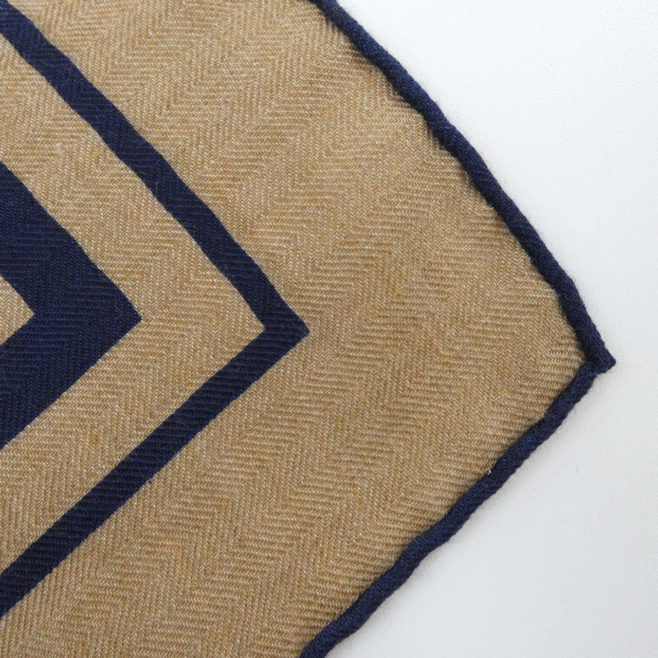 エルメス HERMES TATOUAGES MARINS BANDANA H243374S カレジェアン140 ショール