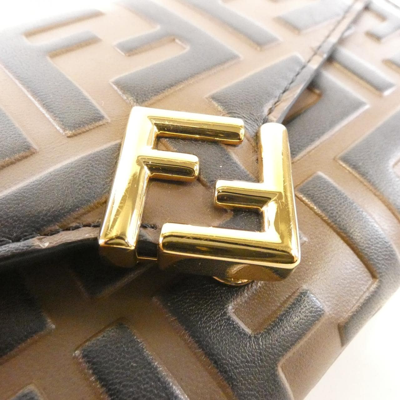 フェンディ FF DIAMOND 8M0365 ADYM チェーンウォレット