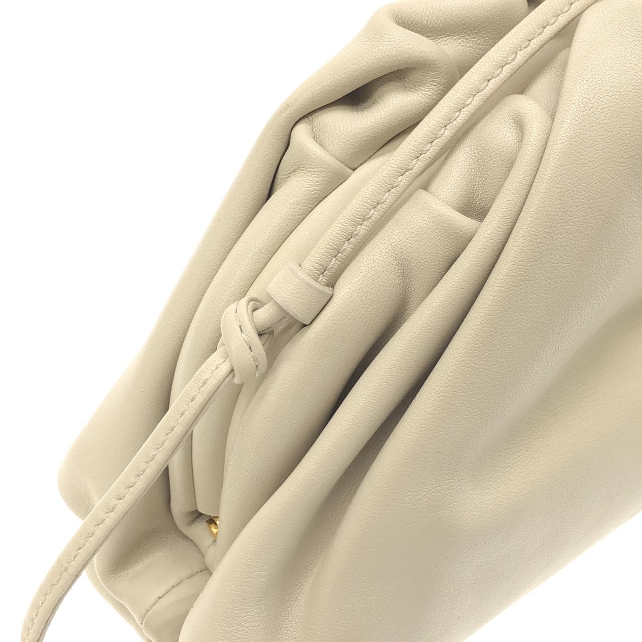 ボッテガヴェネタ 585852 VCP40 ショルダーバッグ