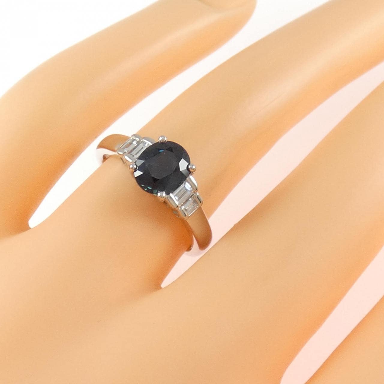 PT900 サファイヤ リング 1.57CT