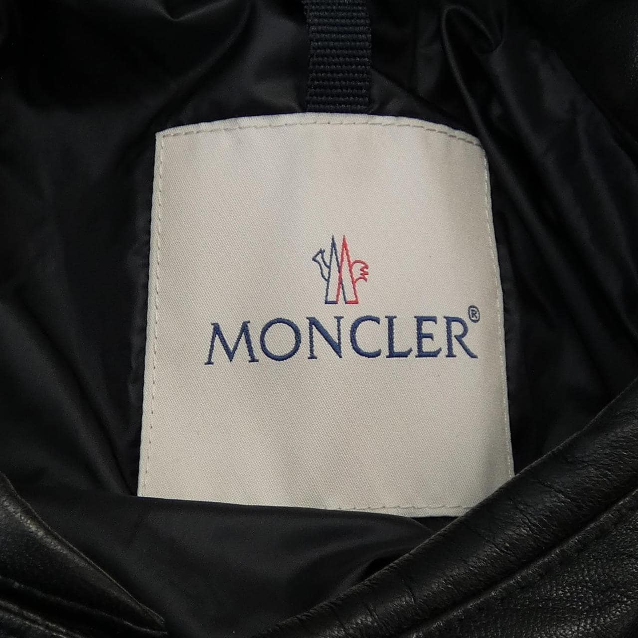 モンクレール MONCLER ダウンジャケット