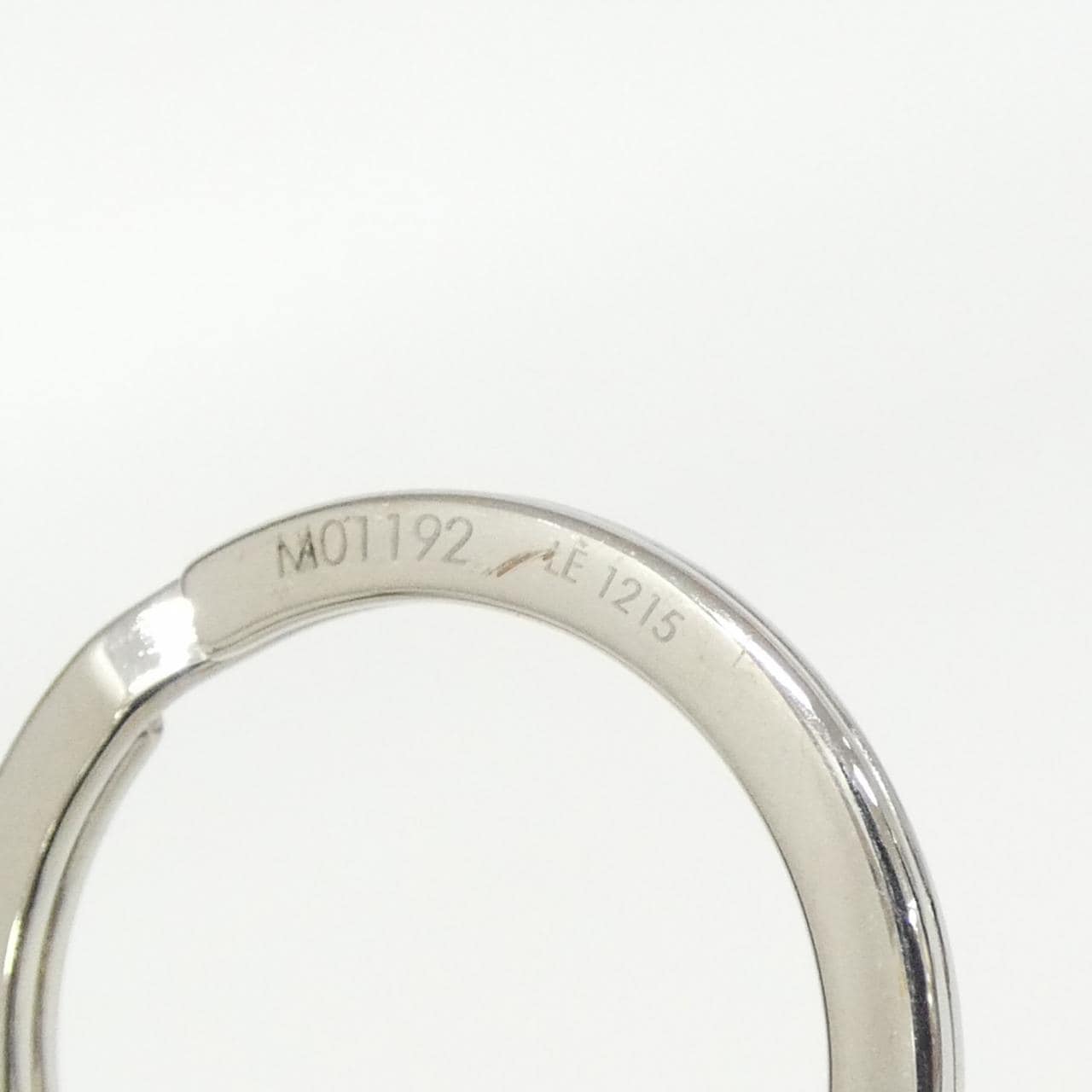 ルイヴィトン キーホルダー LV イニシャル M01192 キーホルダー