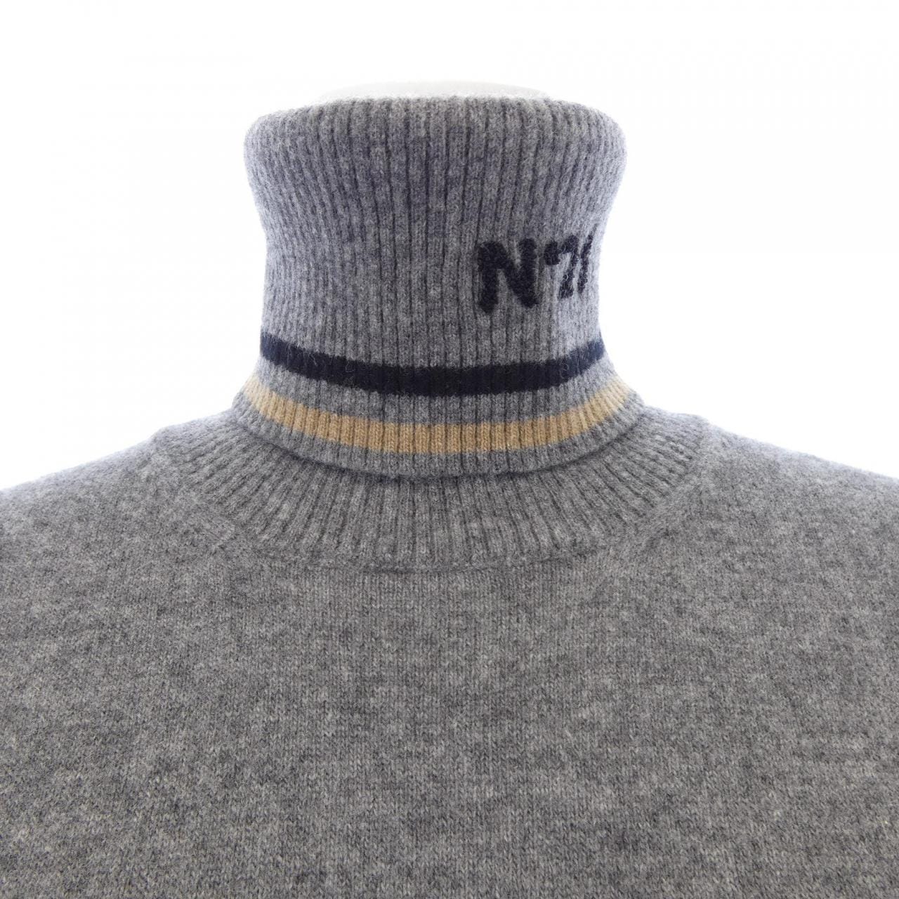 ヌメロヴェントゥーノ N°21 ニット