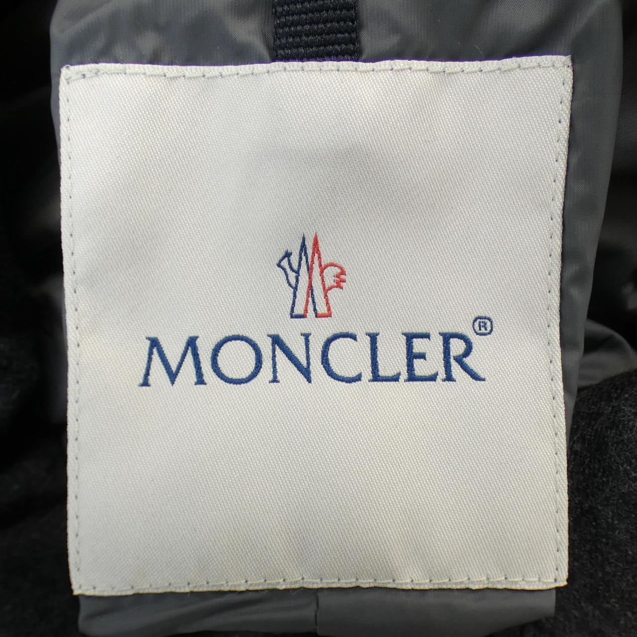 モンクレール MONCLER ダウンジャケット