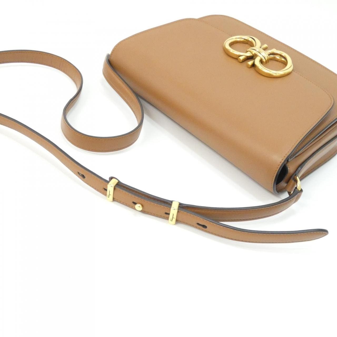 サルヴァトーレフェラガモ 21 2915 ショルダーバッグ