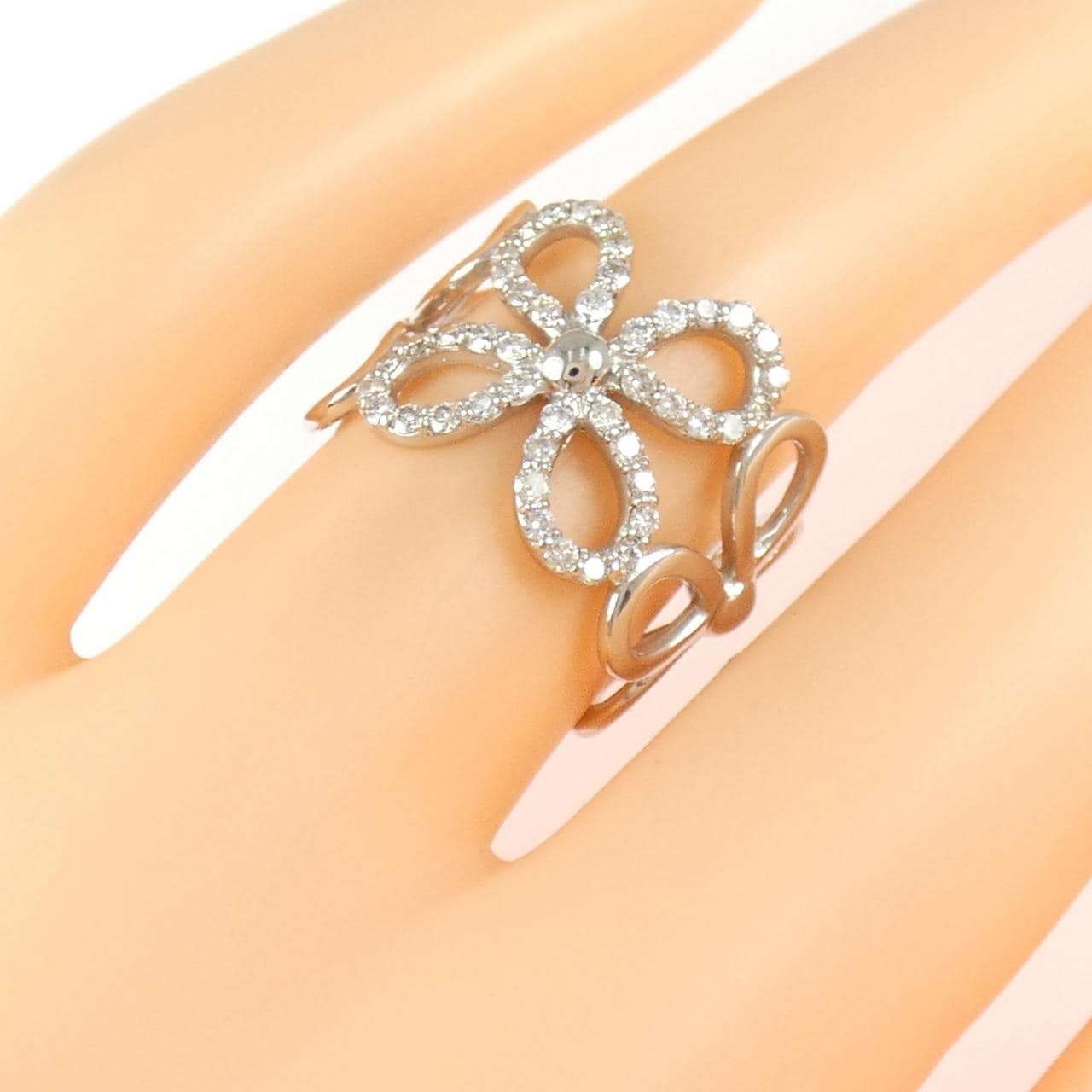 PT900 フラワー ダイヤモンド リング 0.40CT