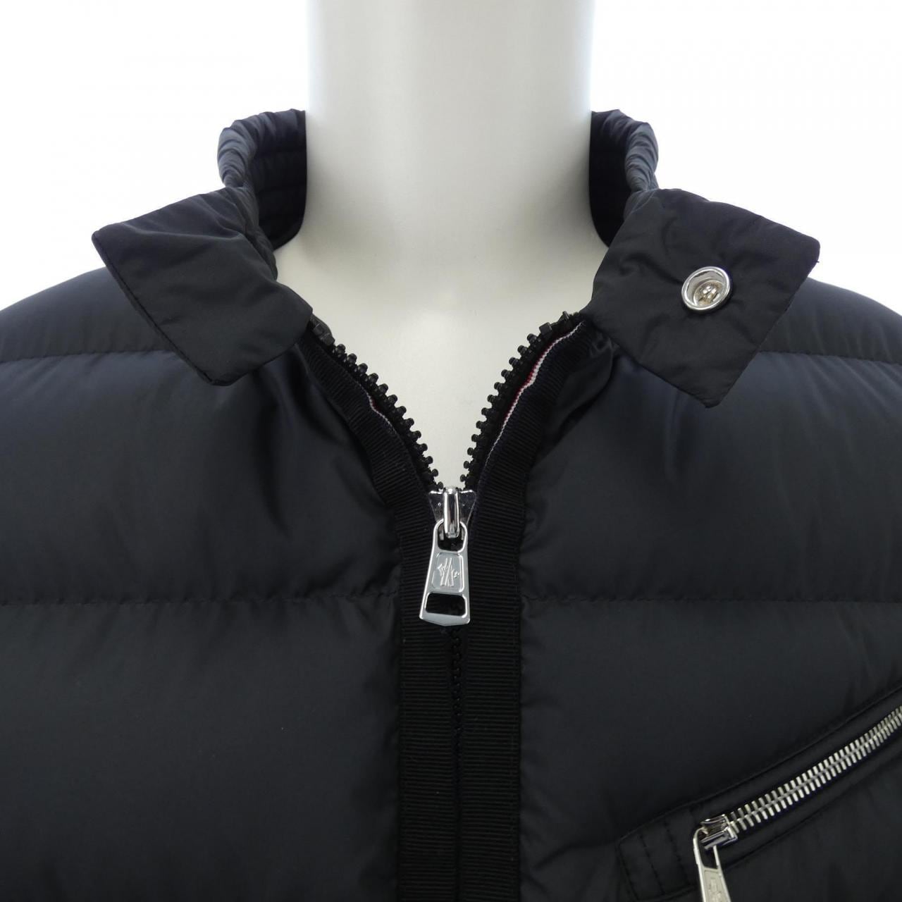 モンクレール MONCLER ダウンジャケット