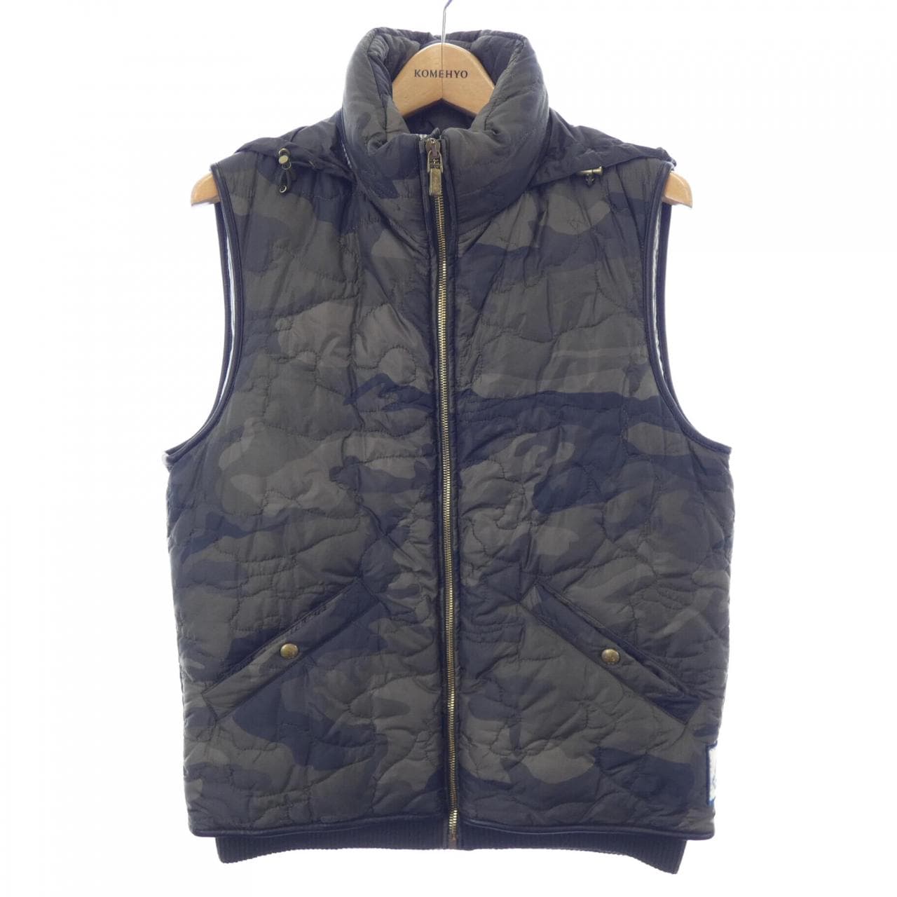 モンクレールガムブルー MONCLER GAMMEBLEU B2-391-43342-80-78815 ダウンベスト
