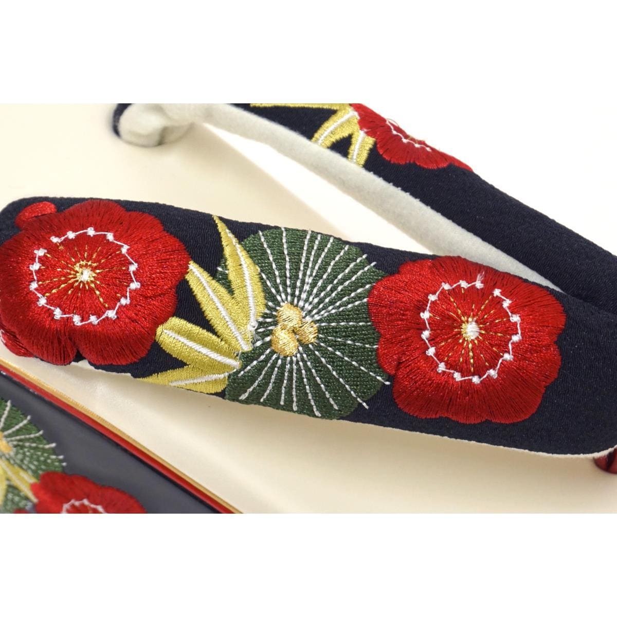 【新品】女草履　松竹梅　Ｆサイズ